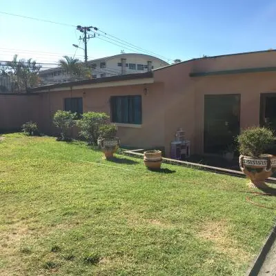 En venta casa esquinera de una planta en Lomas del Sol. Curridabat, San José - Foto 3 de 5