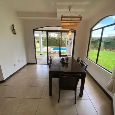 Venta de hermosa casa en Curridabat Granadilla  - Foto 5 de 25