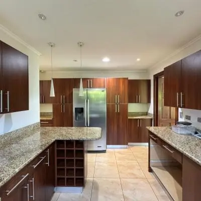  Venta de casa en condominio en Santa Ana - Foto 3 de 39