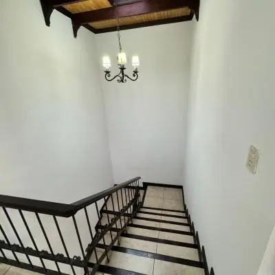 Venta de propiedad con dos Apartamentos en Escazú - Foto 21 de 23
