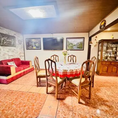 Hermosa casa con habitación en planta baja en zona Residencial - Foto 4 de 21