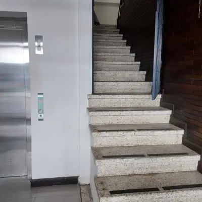 Alquiler Comercial a un costado de la Plaza de la Cultura en San José - Foto 3 de 12