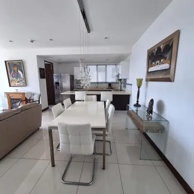 Se alquila apartamento amueblado en Escazú. - Foto 4 de 12
