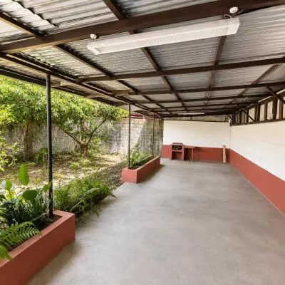 PROPIEDAD DE USO MIXTO EN ZAPOTE – IDEAL PARA OFICINAS - Foto 11 de 12