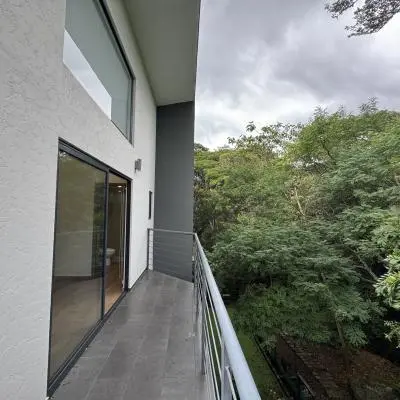 Se alquila apartamento amueblado en Piedades, Santa Ana. - Foto 5 de 23